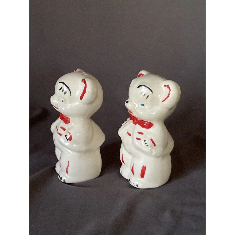 Vintage Salt & Pepper Shaker Set Anthropomorphic Bear Hand Painted 1946